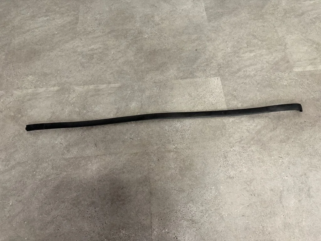 Katuse liist „molding" – vasak