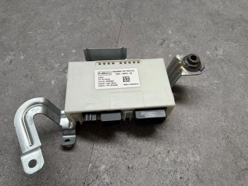 Tow bar trailer control unit/module DG9T19H517EB