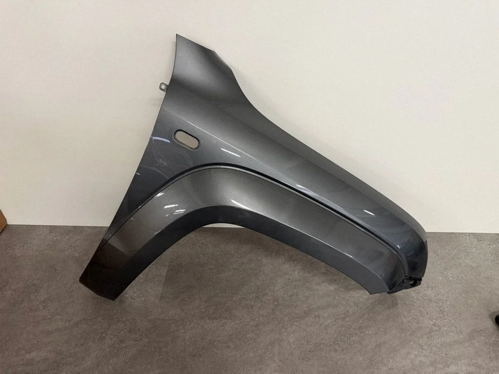Fender – right