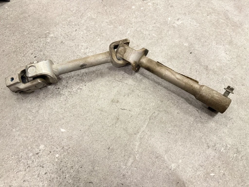 Steering column universal joint