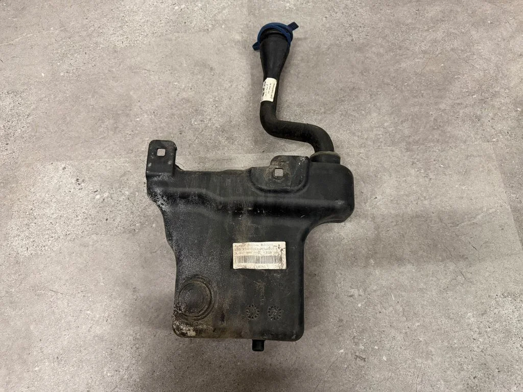 Windshield washer fluid reservoir/tank A447860016