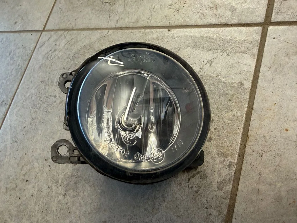 Front fog light 4F9315K201AA