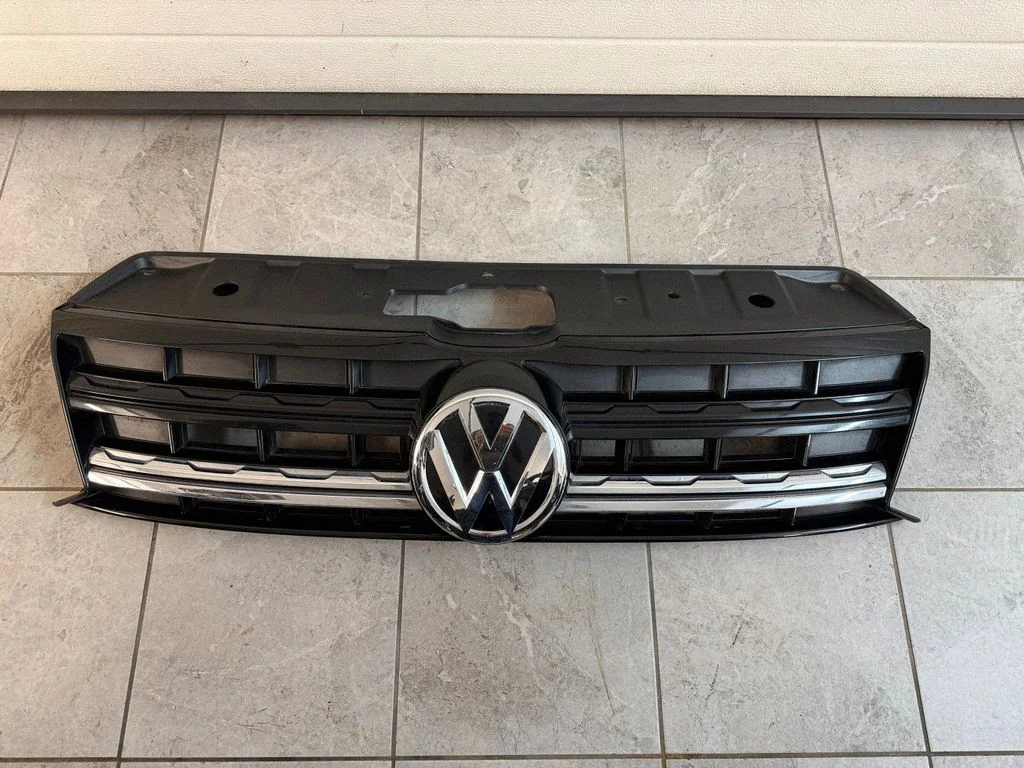 Front bumper upper radiator grill 2H6853651B