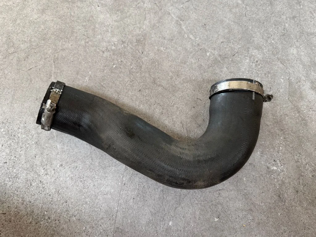 Intercooler hose/pipe 2H6145708A