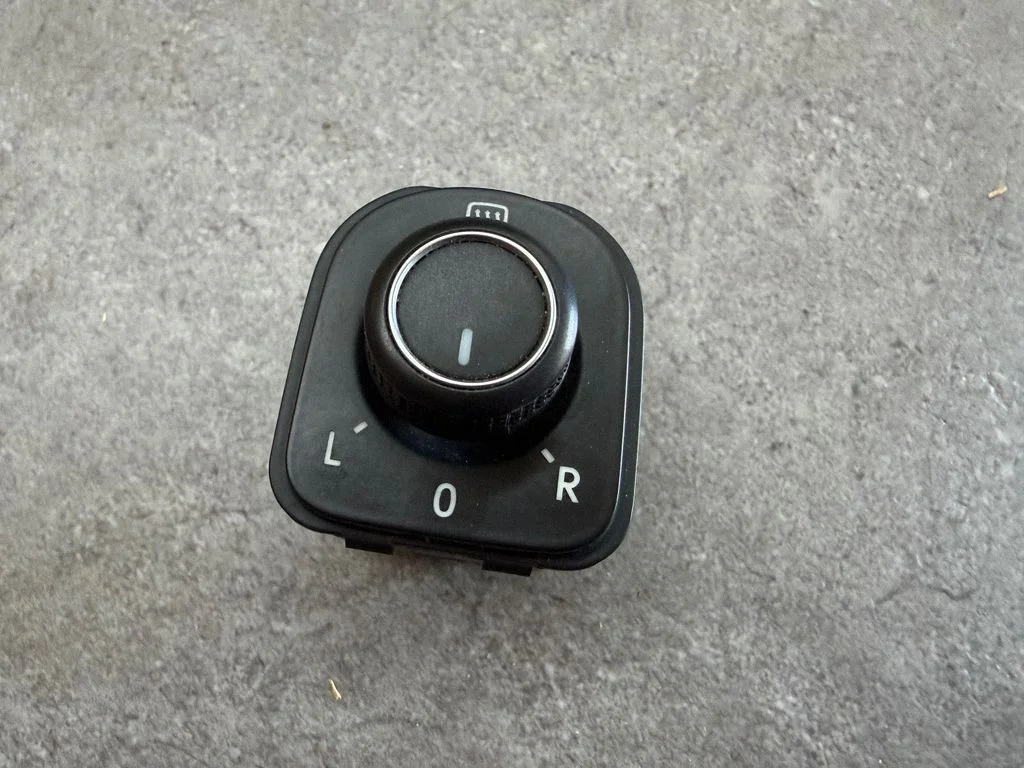Wing mirror switch 2H6959565A