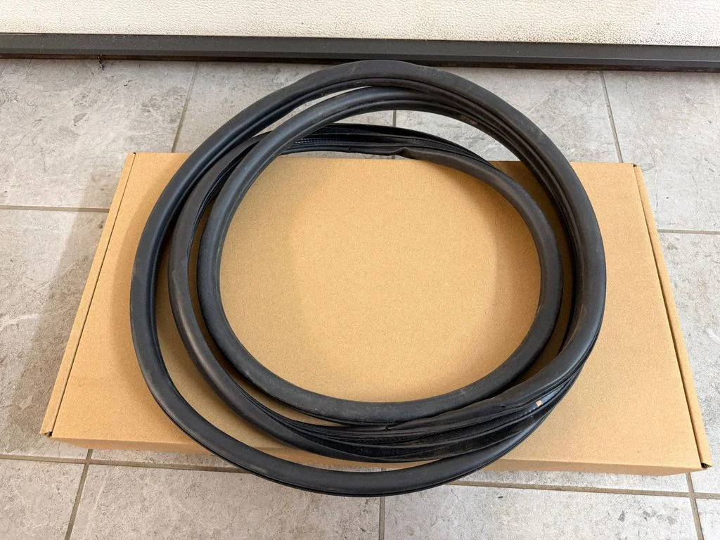 Front door rubber seal