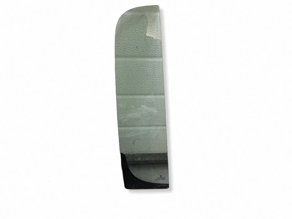 Rear vent window glass – right