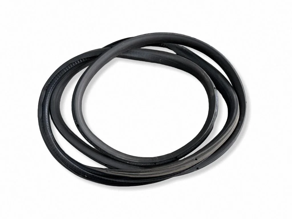 Rear door rubber seal (on body) – right