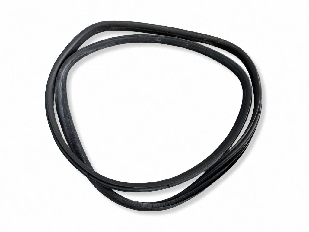 Rear door rubber seal (on body) – left