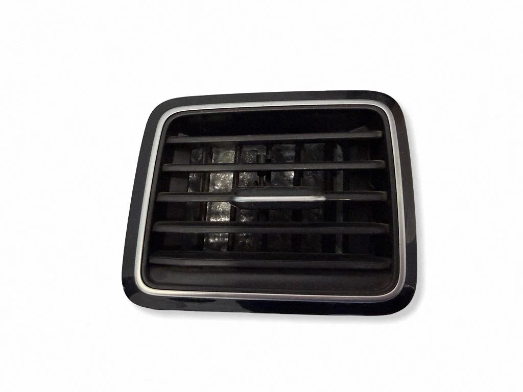 Dashboard side air vent grill/cover trim 2H6819703