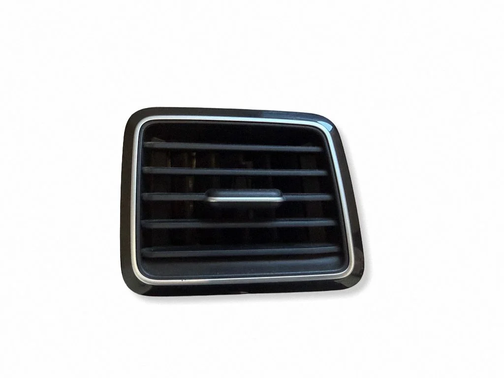 Dashboard side air vent grill/cover trim – Volkswagen Amarok (2010-2020)