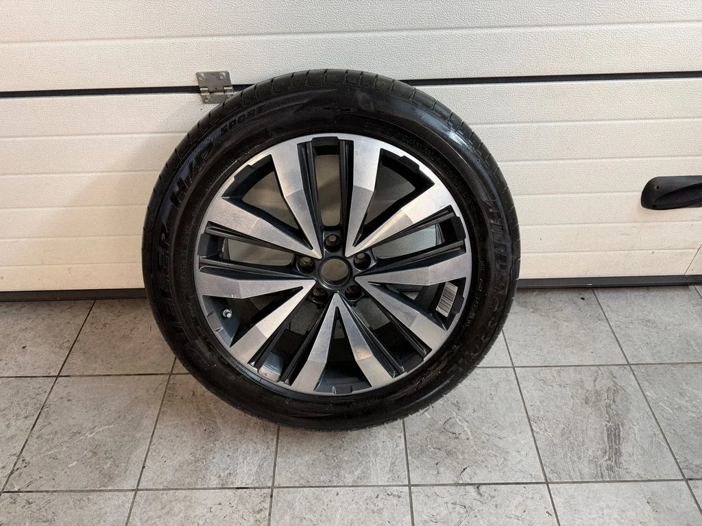 R20 alloy rim 2H6601025F