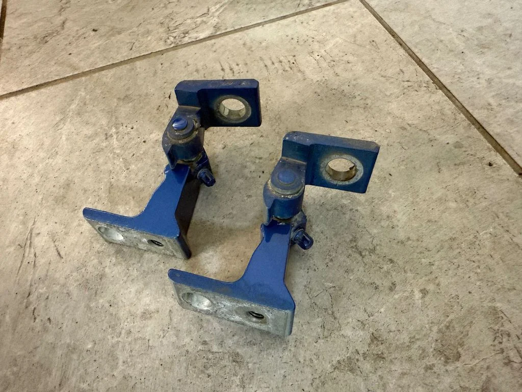 Front door hinges set 8K0831402A