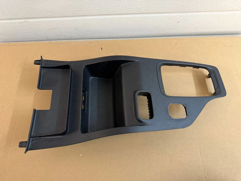 Pozostałe elementy konsoli środkowej (tunelu) EB3B21045B44H – Ford Ranger (2019-2022)