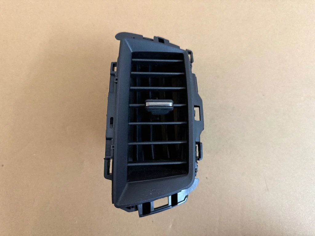 Środkowe kratki nawiewu JB3B41044K72BAW – Ford Ranger (2019-2022)