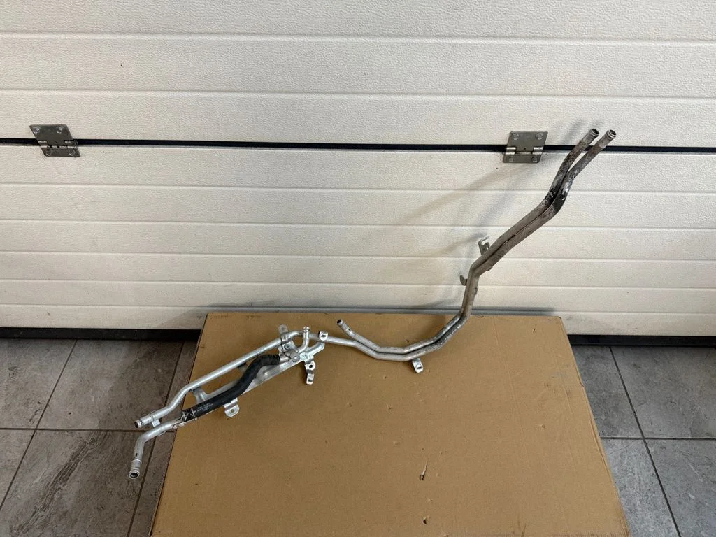 Engine coolant pipe/hose