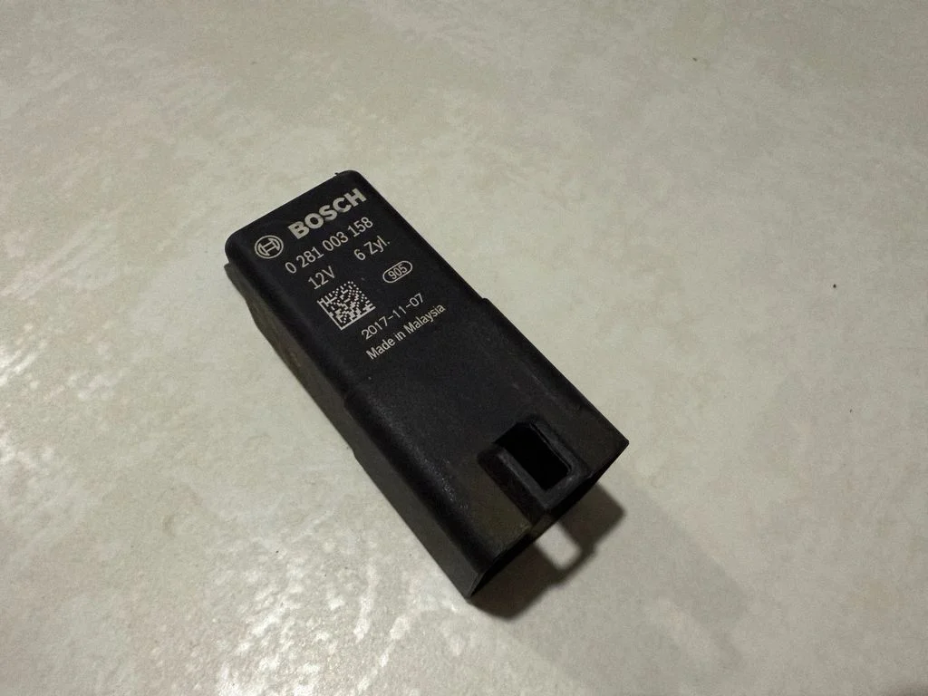 Glow plug pre-heat relay 4M0907282E