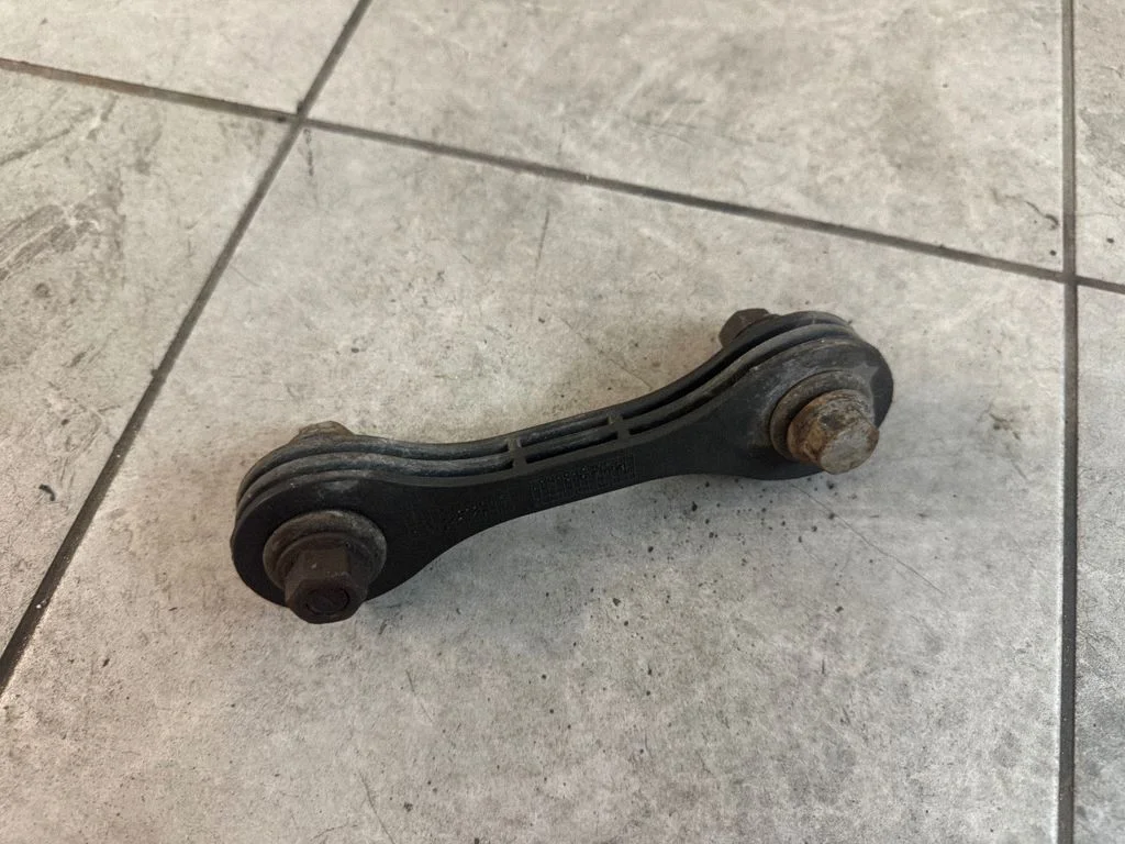 Front anti-roll bar/stabilizer link 2H0411317B