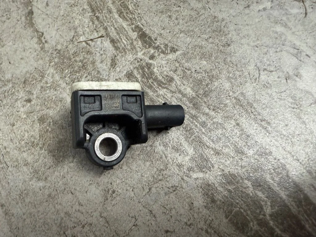 Drošības spilvenu trieciena sensors – Volkswagen Amarok (2010-2020)