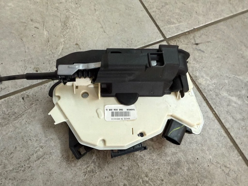 Rear door lock 5N0839016G