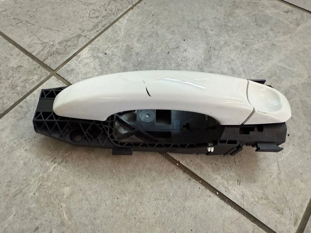 Rear door exterior handle – right