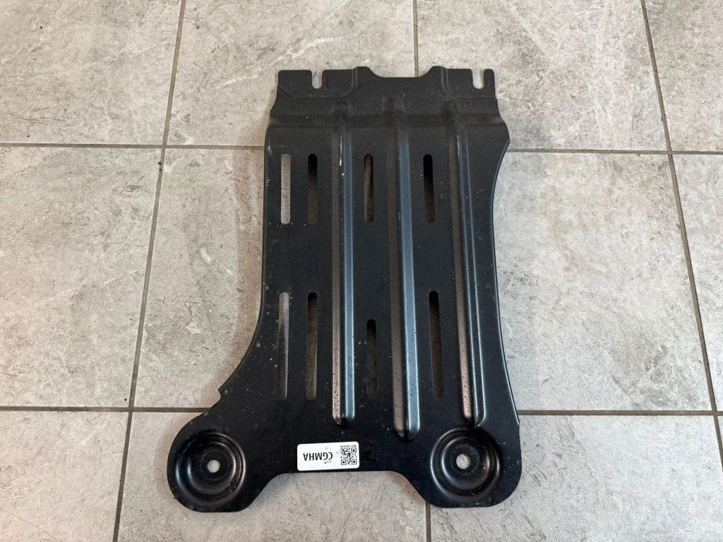 Center/middle under tray cover MB3C5B018BA