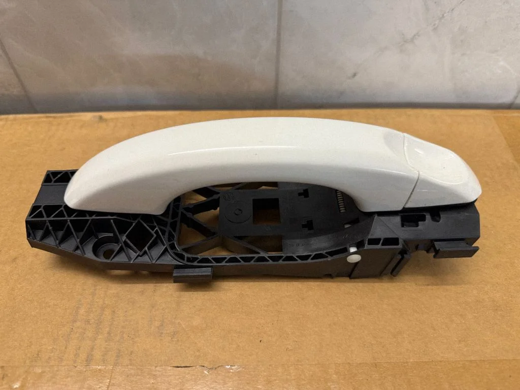 Rear door exterior handle