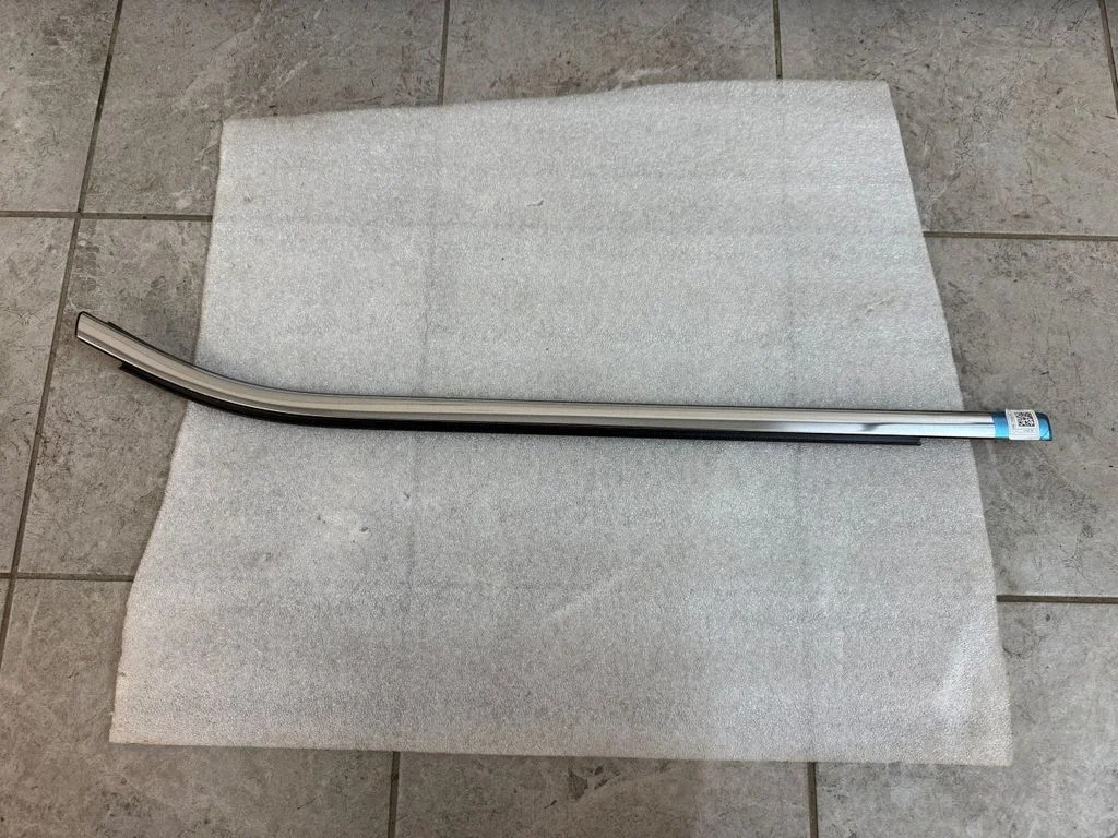 Tagaukse klaasi liist N1WBE25596BE