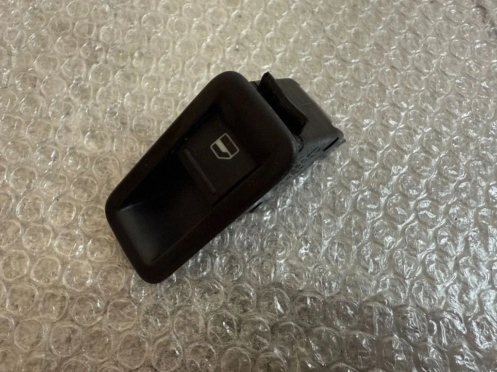 Electric window control switch 2H0867255D