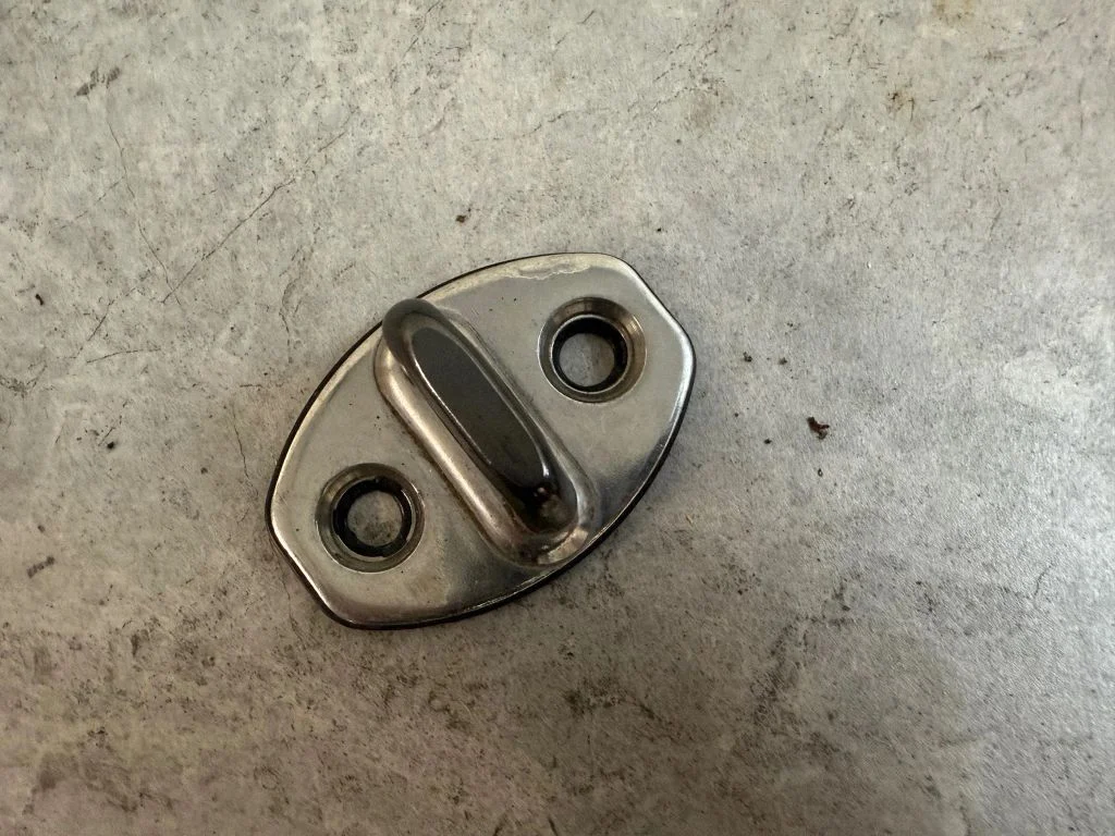 Rear door lock loop/hook striker 5K0837033A