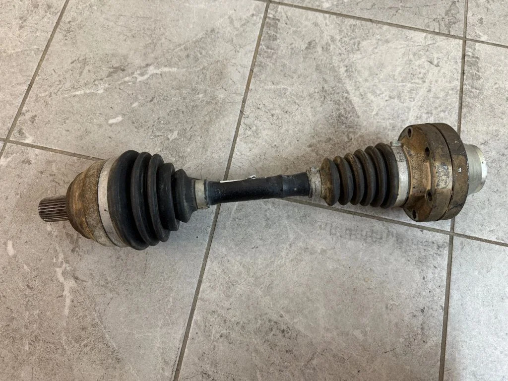 Front driveshaft 2H0407271D