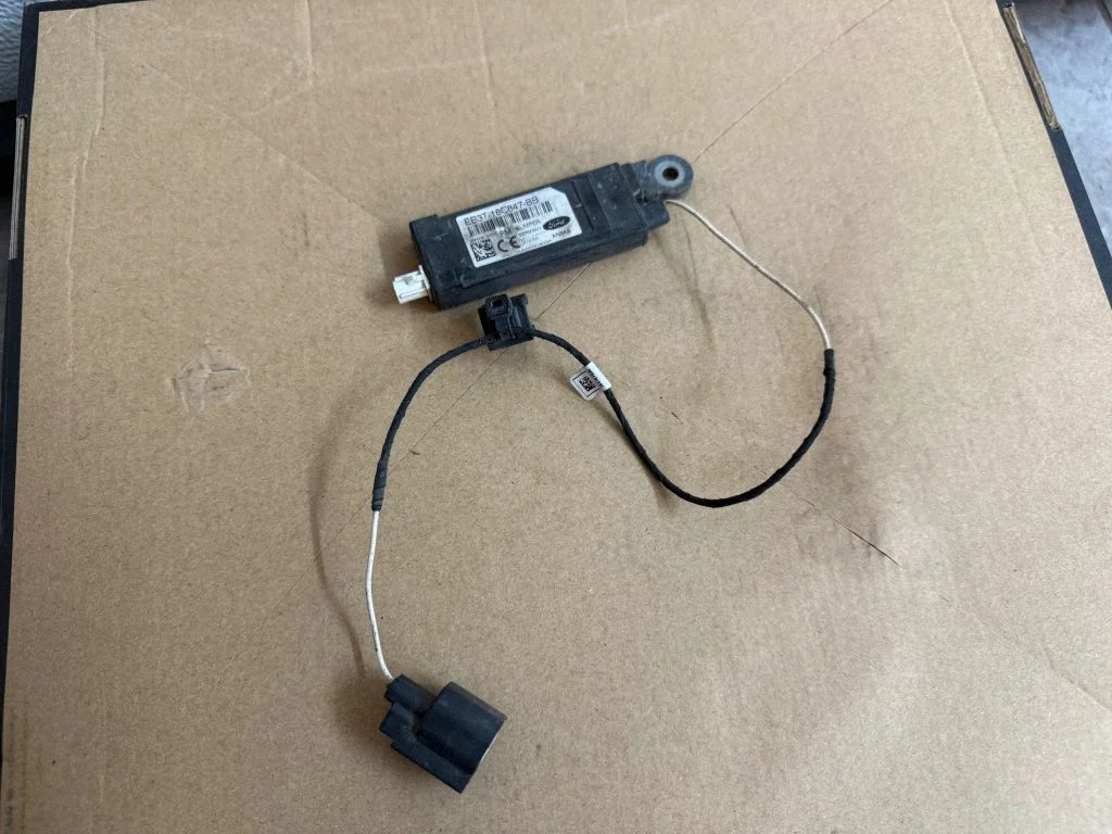 Antena (GPS antena) EB3T-18C848-BB – Ford Ranger (2019-2022)
