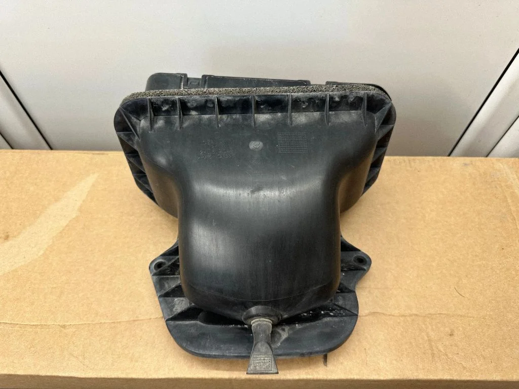 Air intake duct part 2H1819049