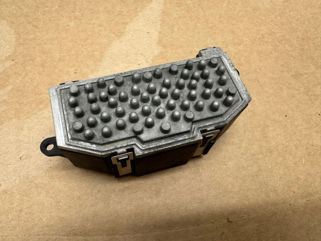 Heater blower motor/fan resistor – Volkswagen Amarok (2010-2020)
