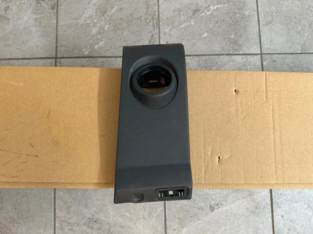Dashboard lower bottom trim panel – Volkswagen Amarok (2010-2020)