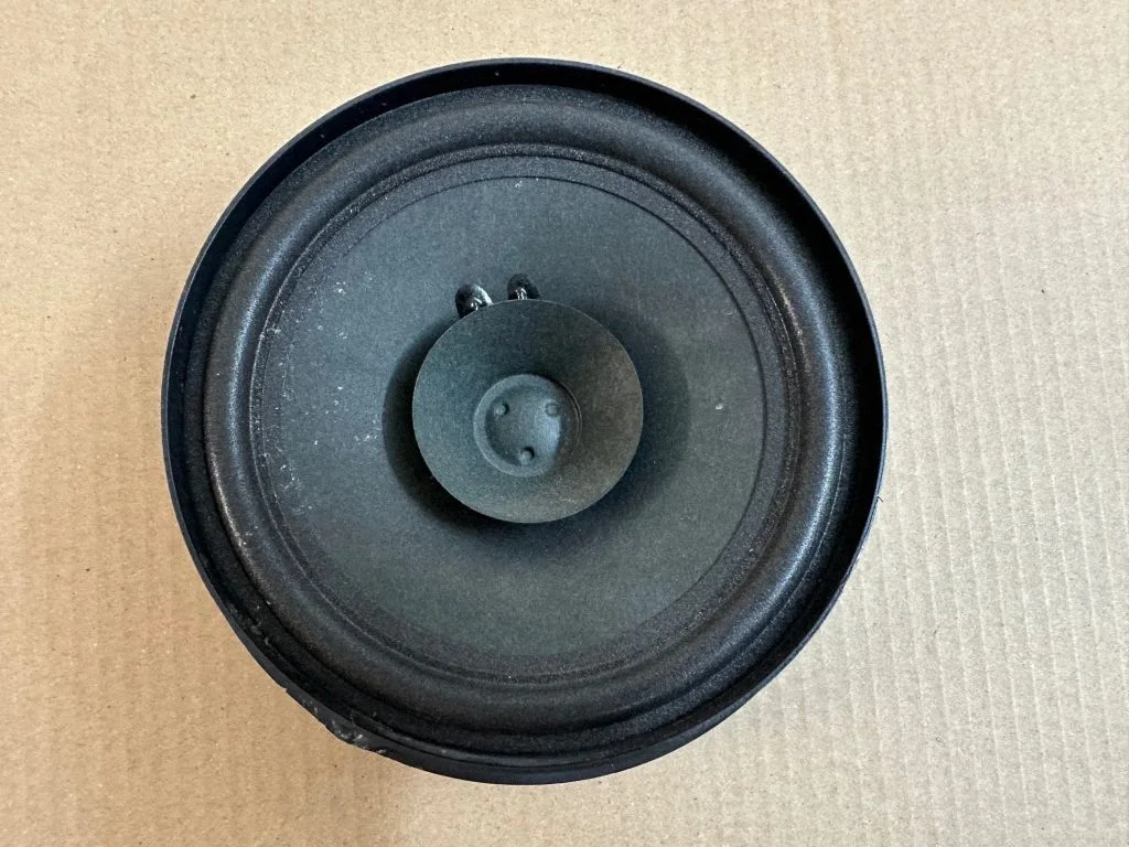Tagaukse kõlar(id) 2H0035453