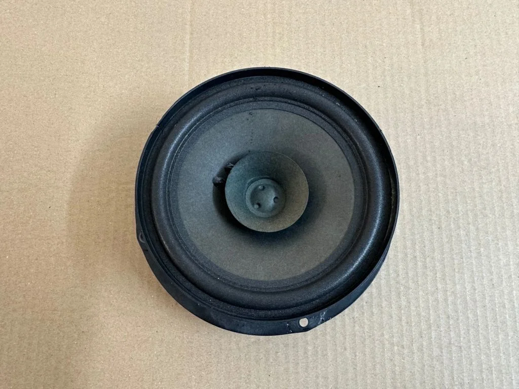 Rear door speaker – Volkswagen Amarok (2010-2020)