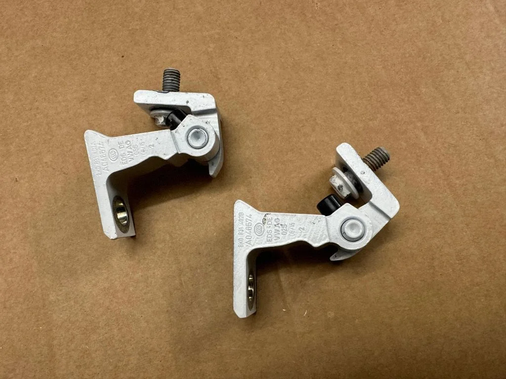Esiukse hingede komplekt – Volkswagen Amarok (2010-2020)