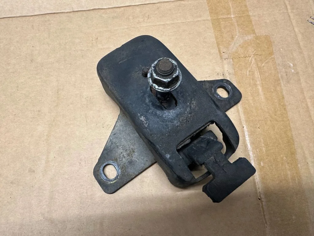 Dzinēja spilvens 2H0199256