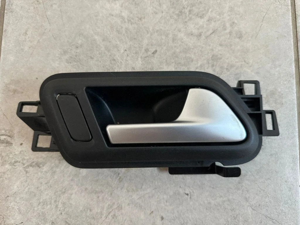 Rear door interior handle – Volkswagen Amarok (2010-2020)