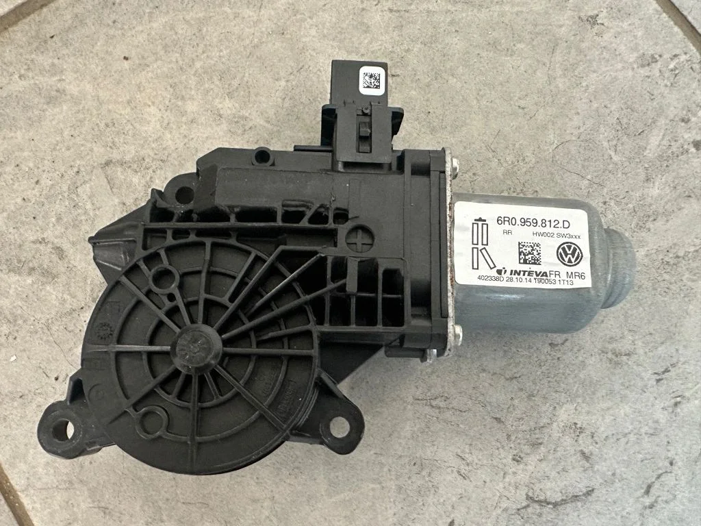Rear door window regulator motor – Volkswagen Amarok (2010-2020)