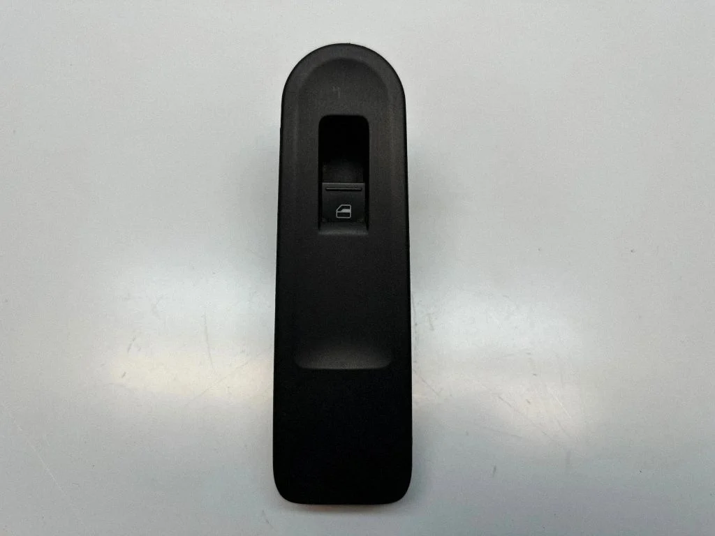Electric window control switch – front right
