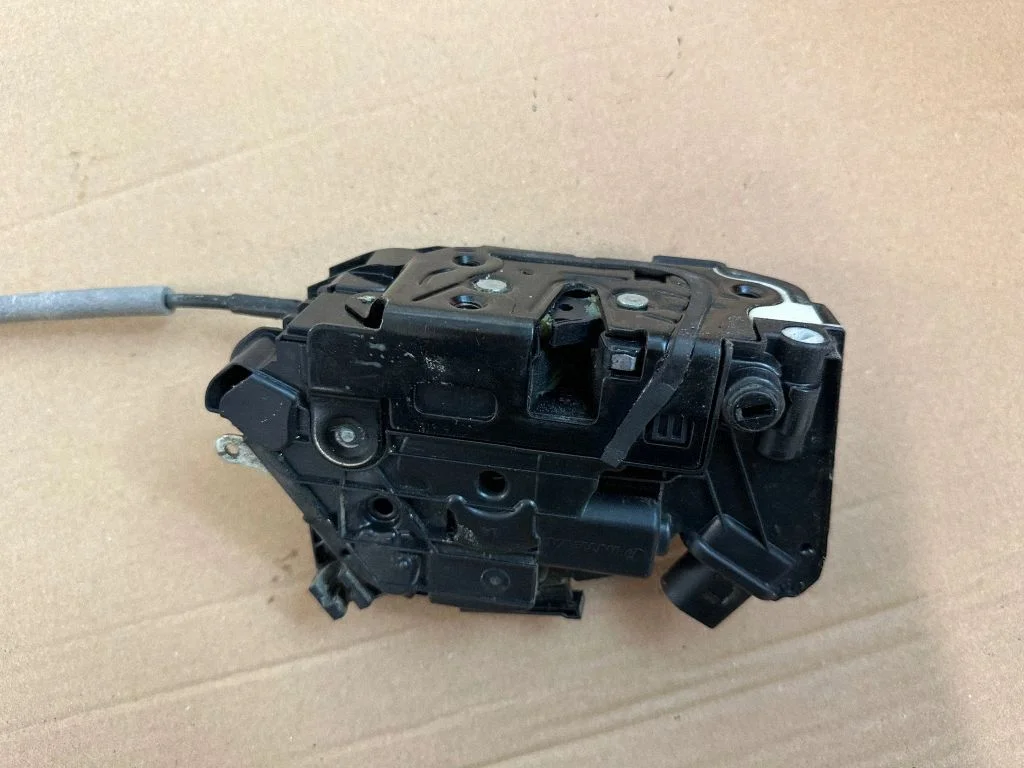 Tagaukse lukk – Volkswagen Amarok (2010-2020)
