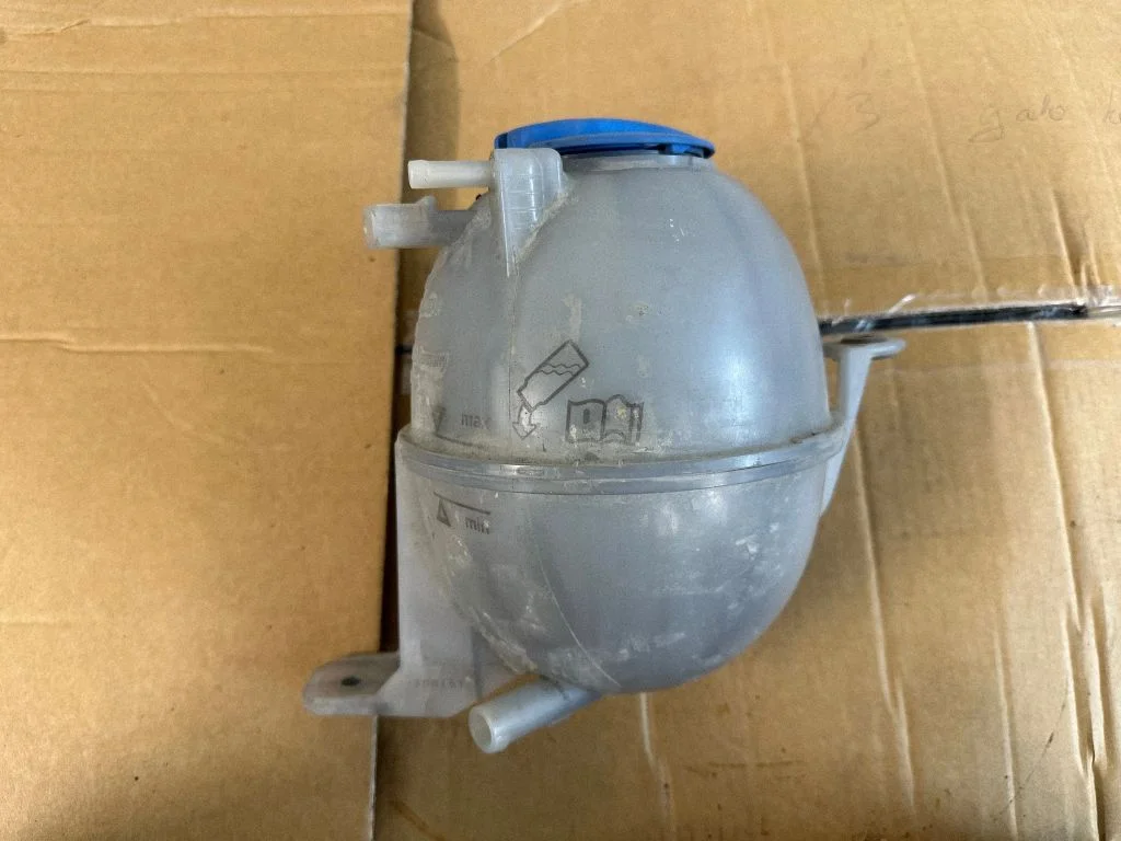 Coolant expansion tank/reservoir 2H0121407D
