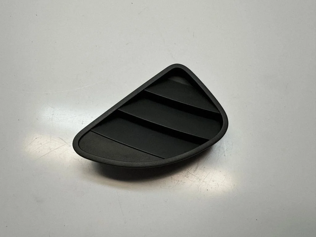 Dashboard side air vent grill/cover trim – Volkswagen Amarok (2010-2020)