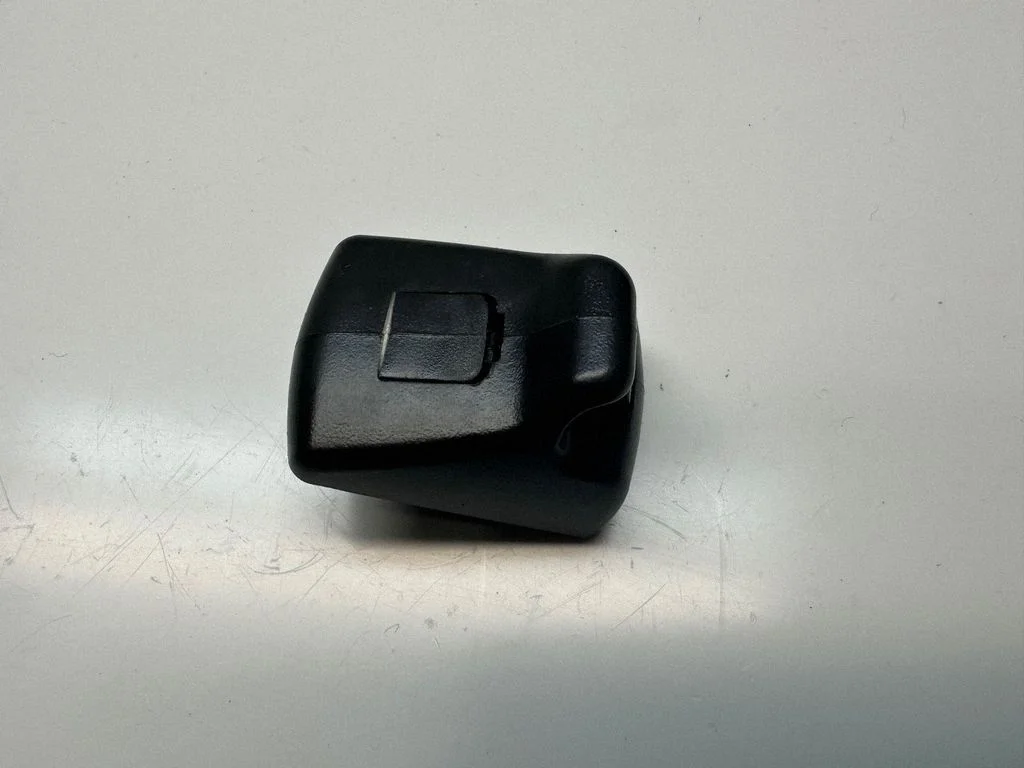 Päikesesirmi kinnitusklamber – Ford Ranger (2019-2022)