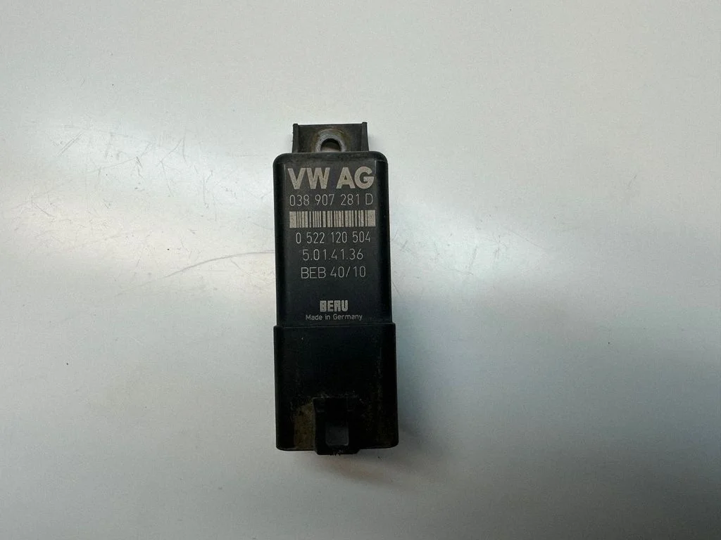 Eelsüüteküünalde relee 038907281D