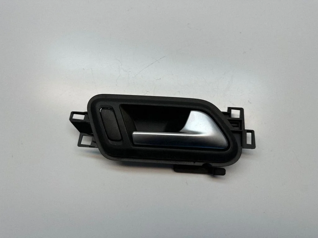 Rear door interior handle – Volkswagen Amarok (2010-2020)