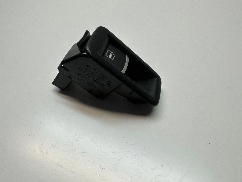 Elektrisko logu slēdzis 2H0867255D