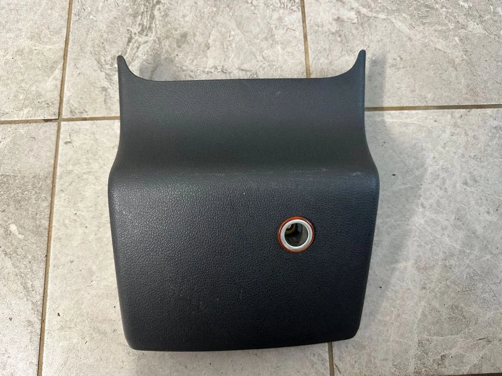 Sāna apdare (aizmugurējā) 2H6863680A